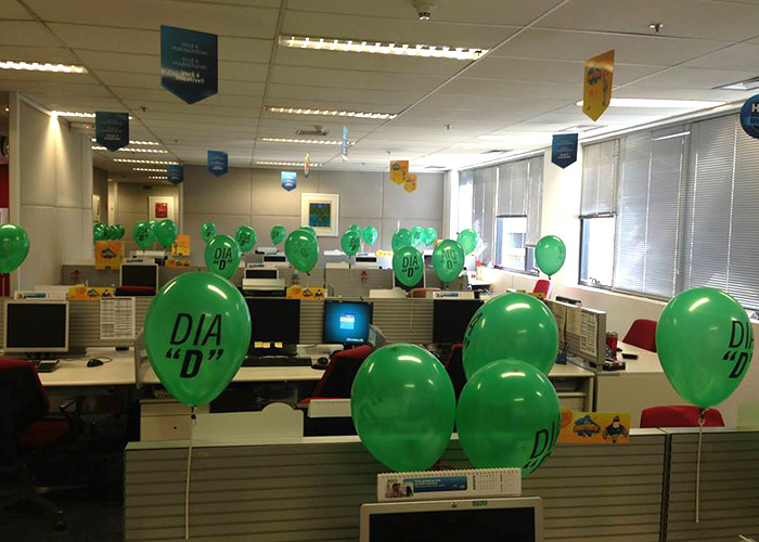Ambiente decorado com balões
